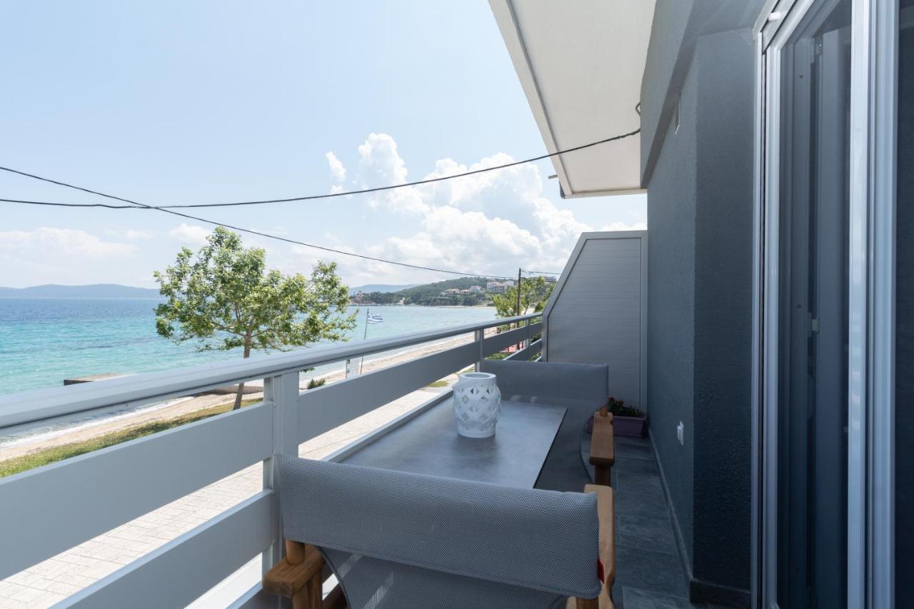Golden Seaside 1 Apartment Неа Рода Екстериор снимка