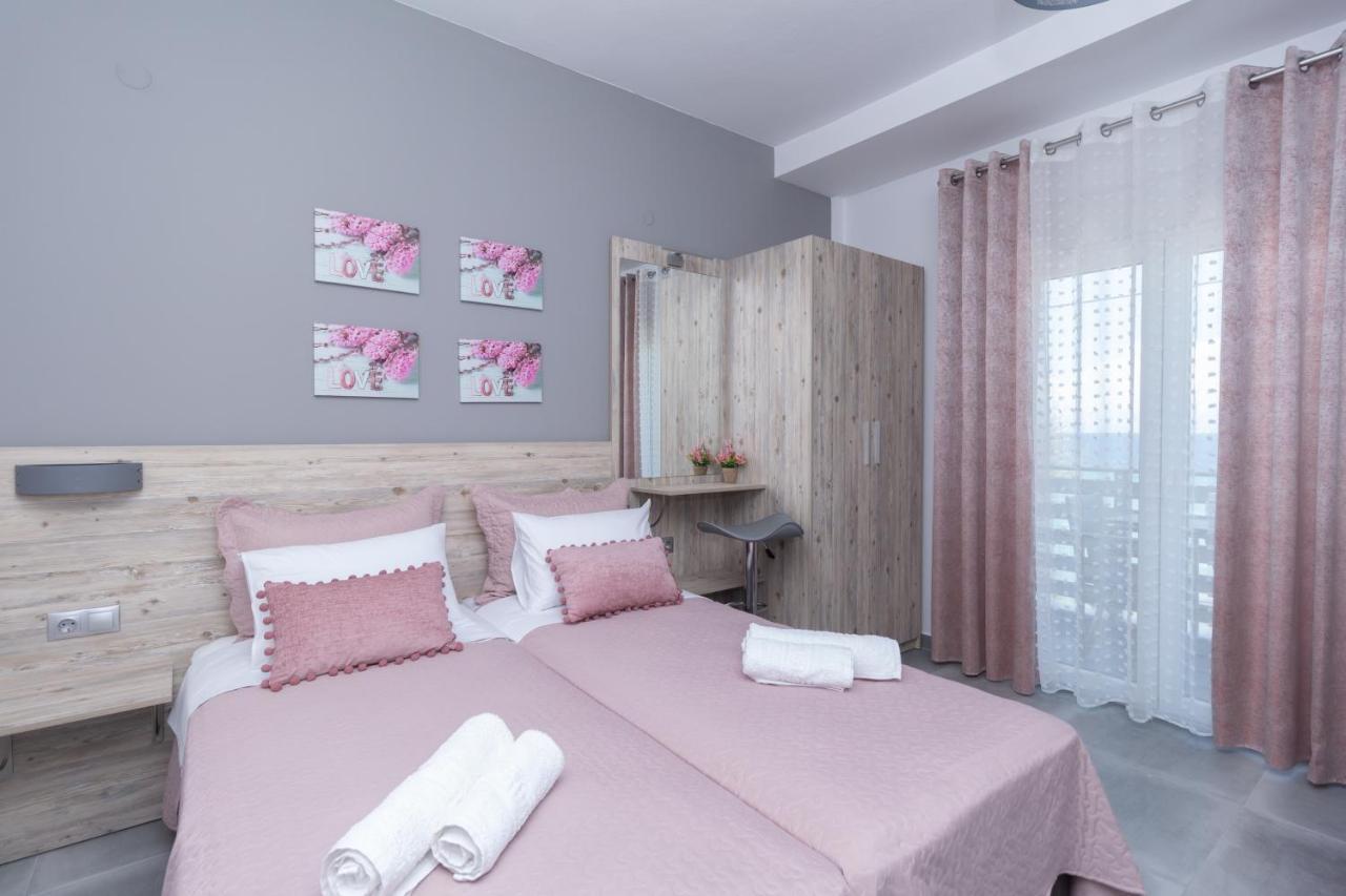 Golden Seaside 1 Apartment Неа Рода Екстериор снимка