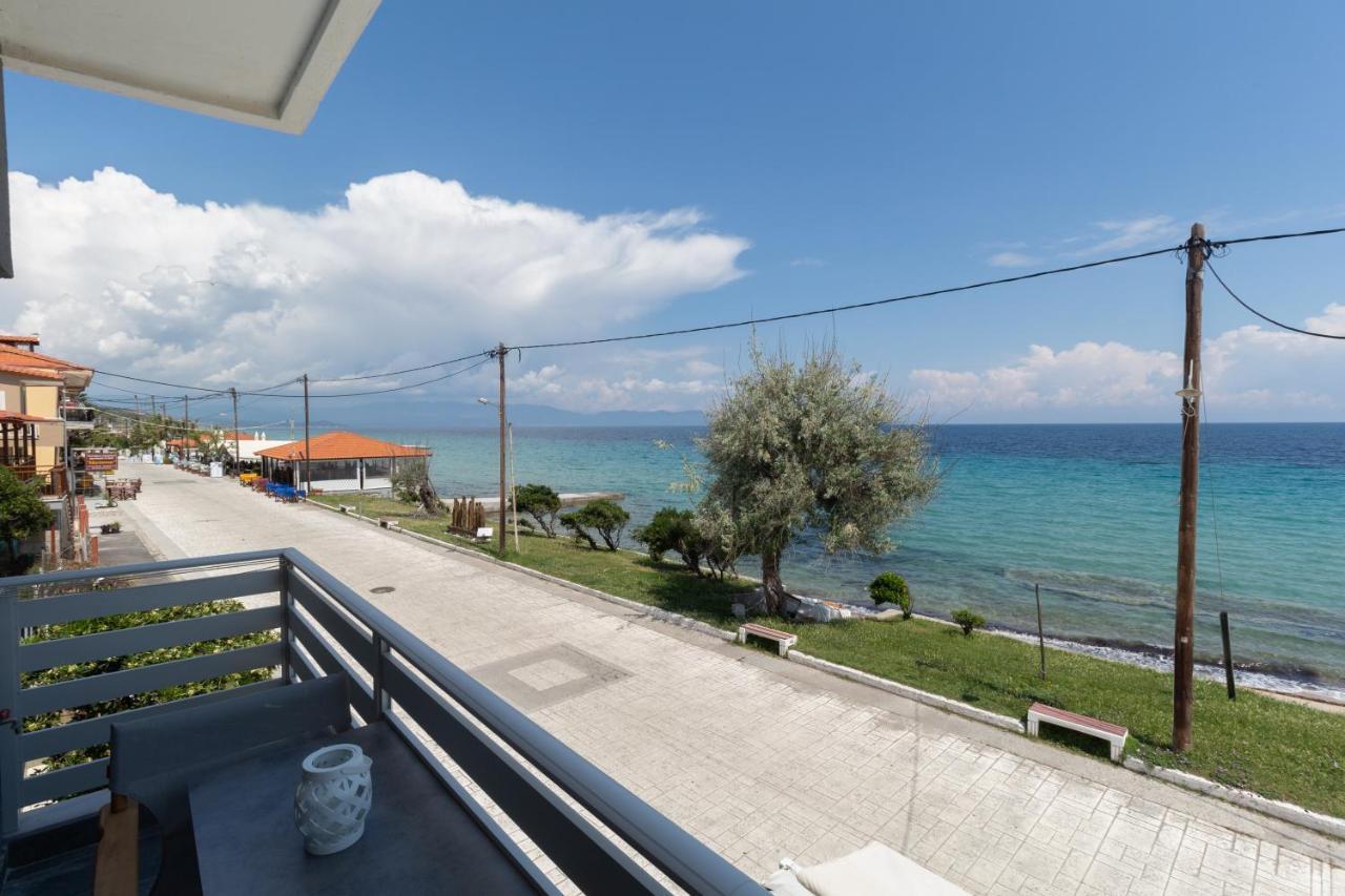 Golden Seaside 1 Apartment Неа Рода Екстериор снимка